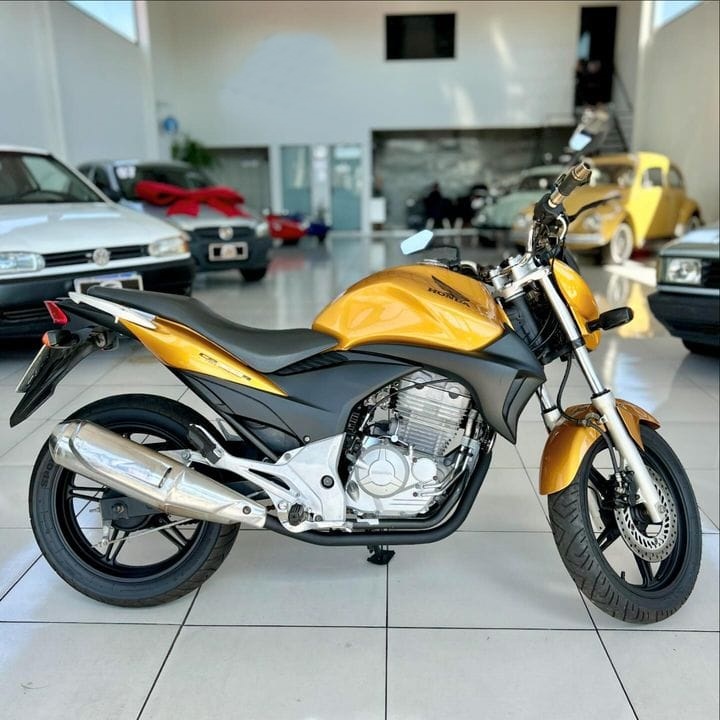 HONDA CB 300R 2010