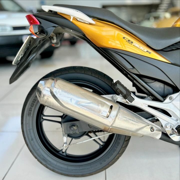 HONDA CB 300R 2010
