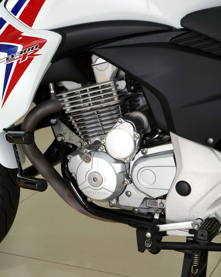 HONDA CB 300R 2015