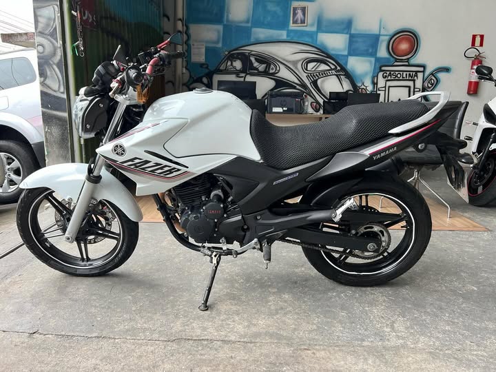 YAMAHA FAZER 250 CC 2015