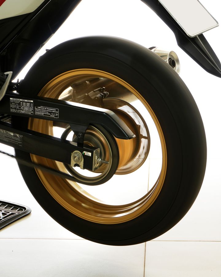 HONDA CB 300R 2015