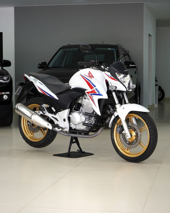 HONDA CB 300R 2015
