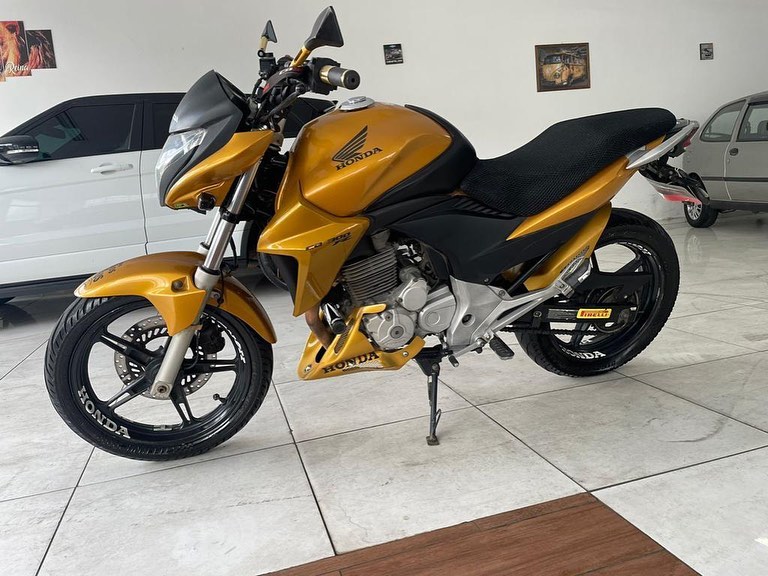 HONDA CB 300R 2011