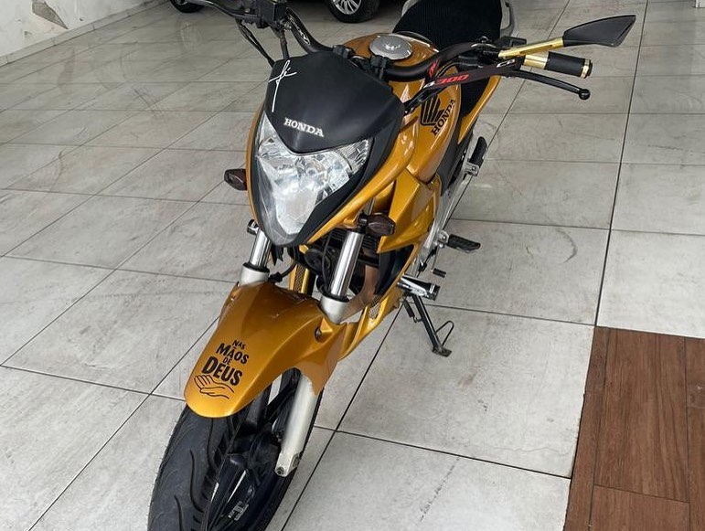 HONDA CB 300R 2011