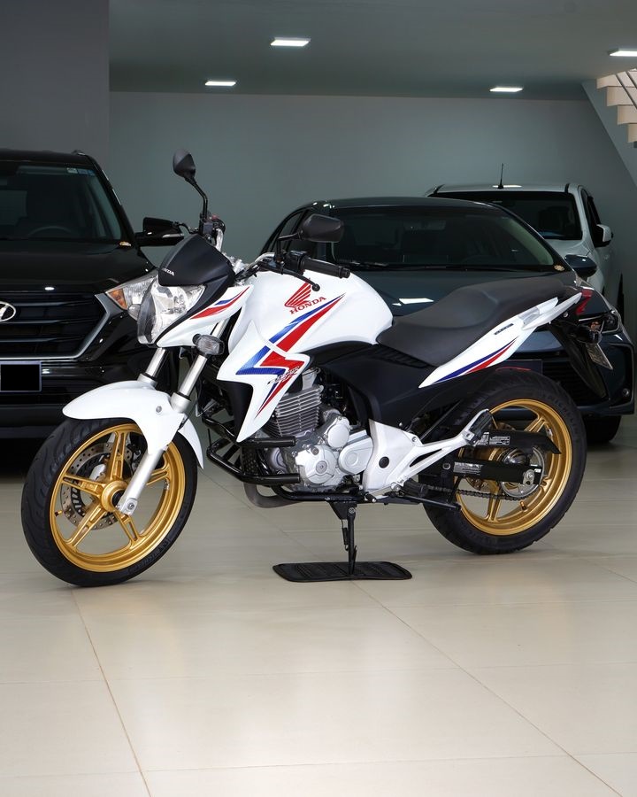 HONDA CB 300R 2015