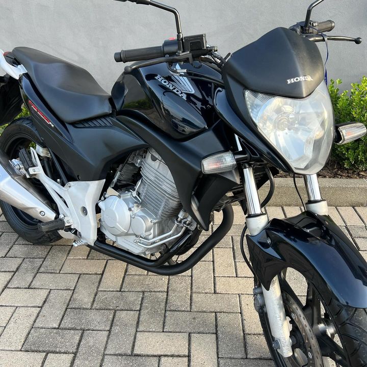 HONDA CB 300R 2012