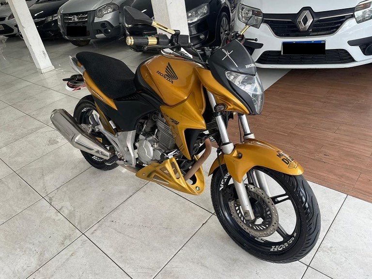 HONDA CB 300R 2011