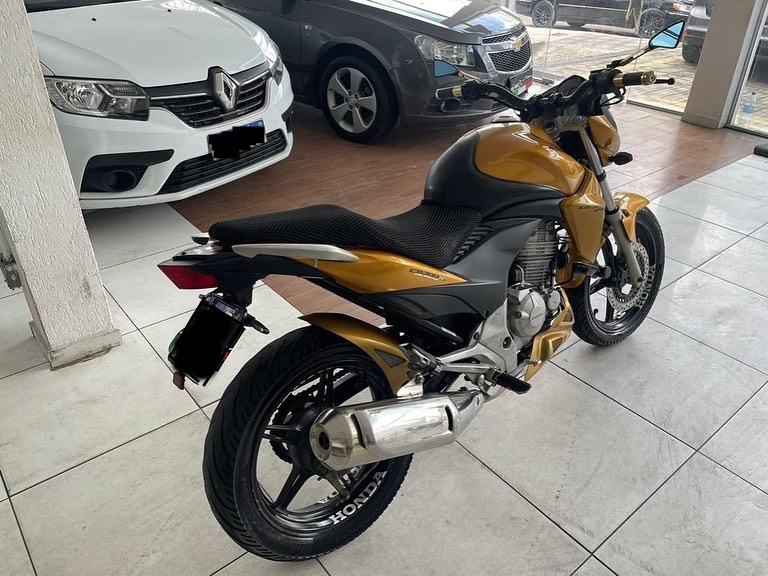HONDA CB 300R 2011