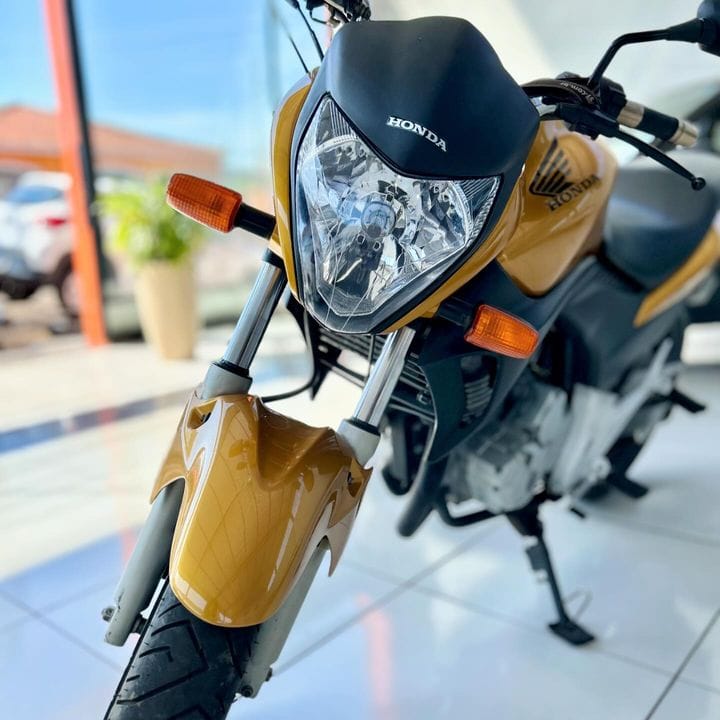 HONDA CB 300R 2010