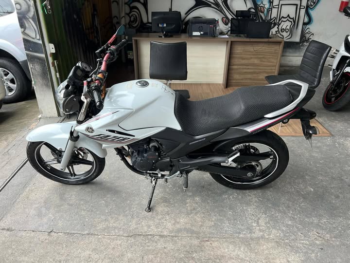 YAMAHA FAZER 250 CC 2015