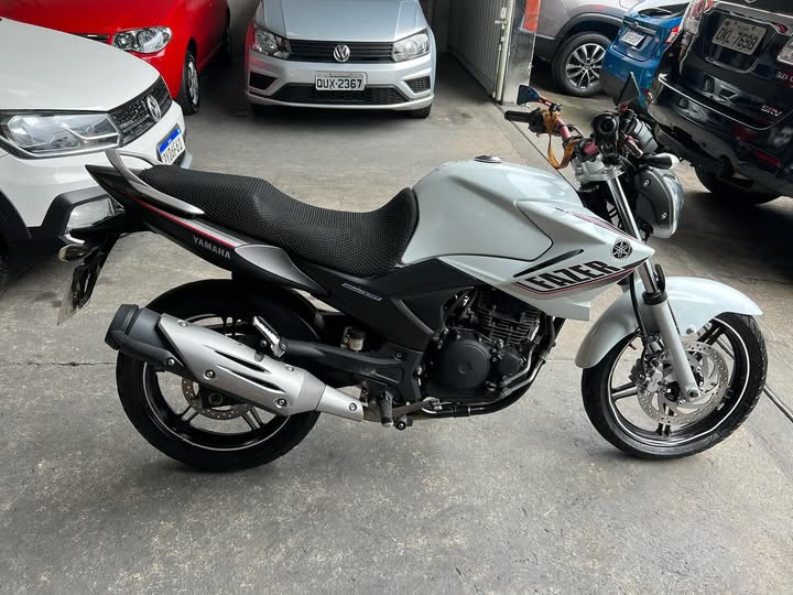 YAMAHA FAZER 250 CC 2015