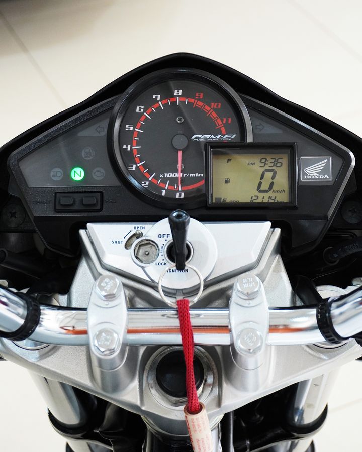 HONDA CB 300R 2015