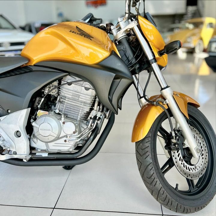 HONDA CB 300R 2010